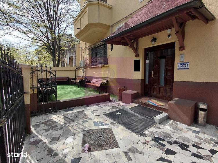 Casă cu 4 camere decomandat în Cotroceni