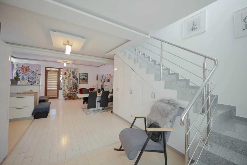 Casă cu 4 camere cu Teren 252 Mp în Sântandrei