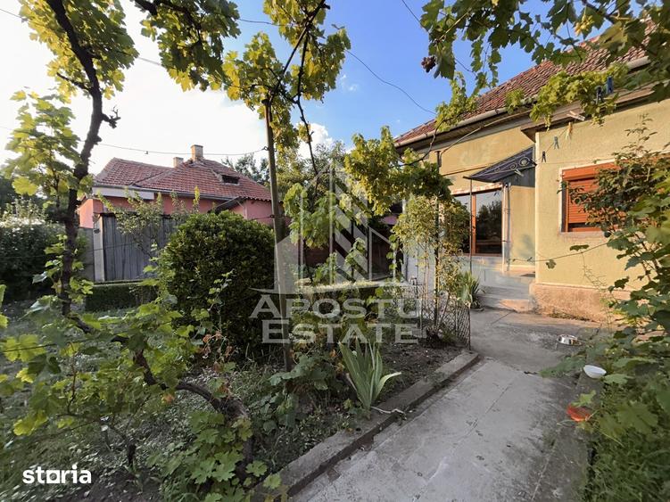 Casă cu 6 camere cu Teren 537 Mp în Est