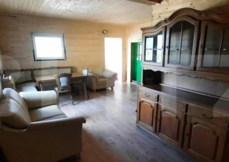 Casă cu 3 camere cu Teren 1000 Mp în Șugag