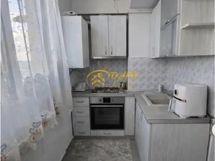 Apartament cu 2 camere decomandat în Valea Adâncă