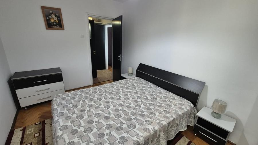 Apartament cu 2 camere decomandat în Teiul Doamnei