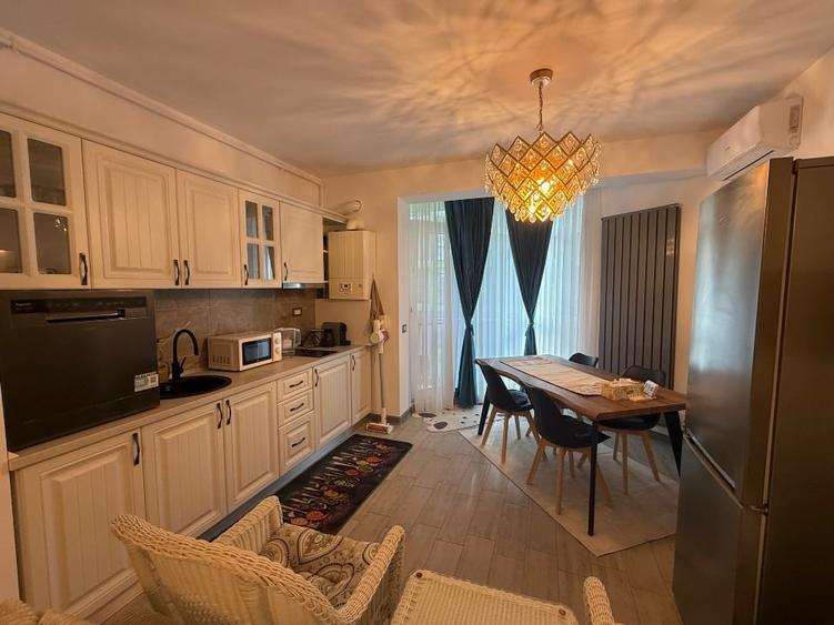 Apartament cu 2 camere semidecomandat, mobilat în Nord