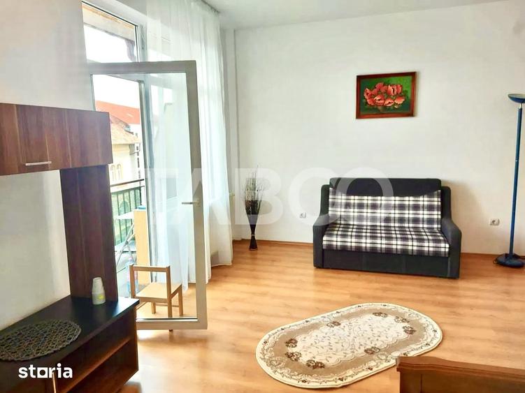 Garsonieră decomandată în Central