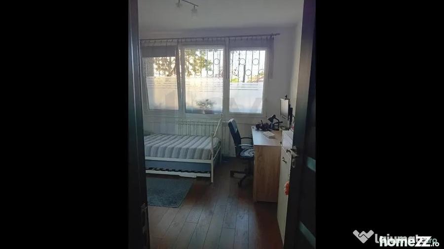 Apartament cu 3 camere semidecomandat în Colentina