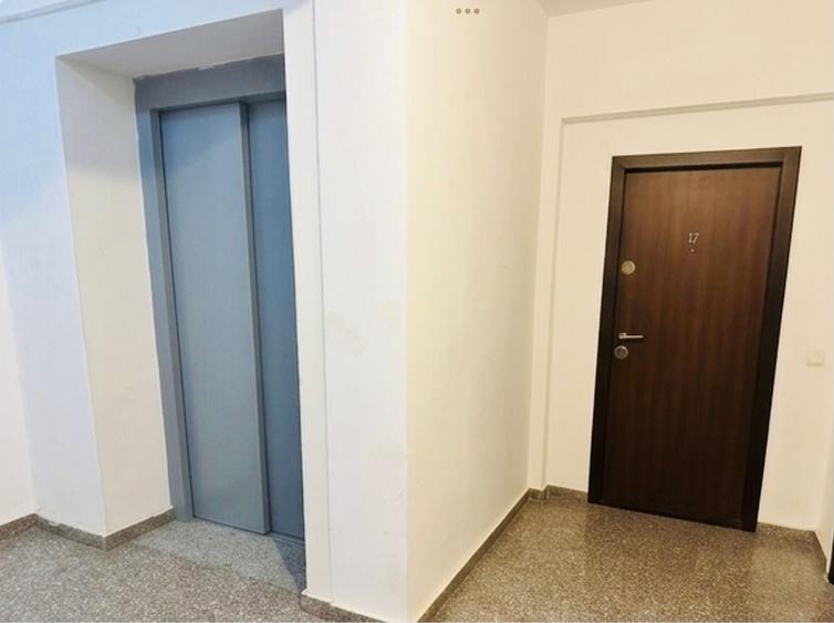 Apartament cu 3 camere decomandat în Aviației