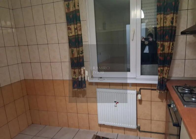 Apartament cu 3 camere decomandat, mobilat în Giurgiului