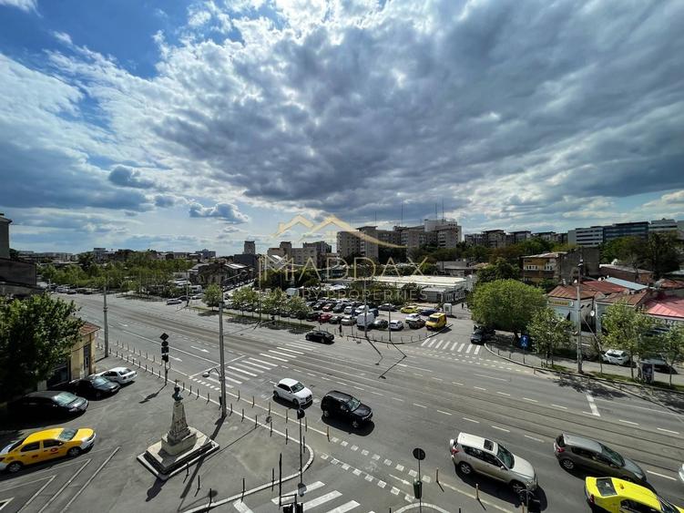 Spațiu comercial, de 479.39999389648 mp, în Calea Victoriei