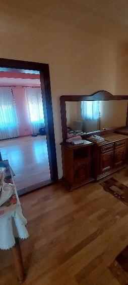 Casă cu 7 camere cu Teren 1000 Mp în Crișan