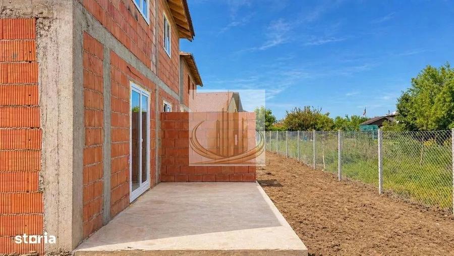 Duplex cu 3 camere cu Canalizare în Remetea Mare