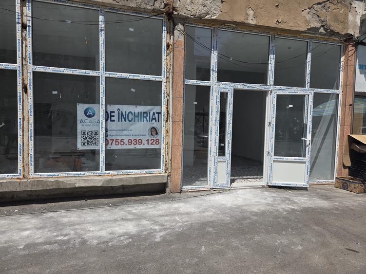 Spațiu comercial, de 130 mp, în Micro 18