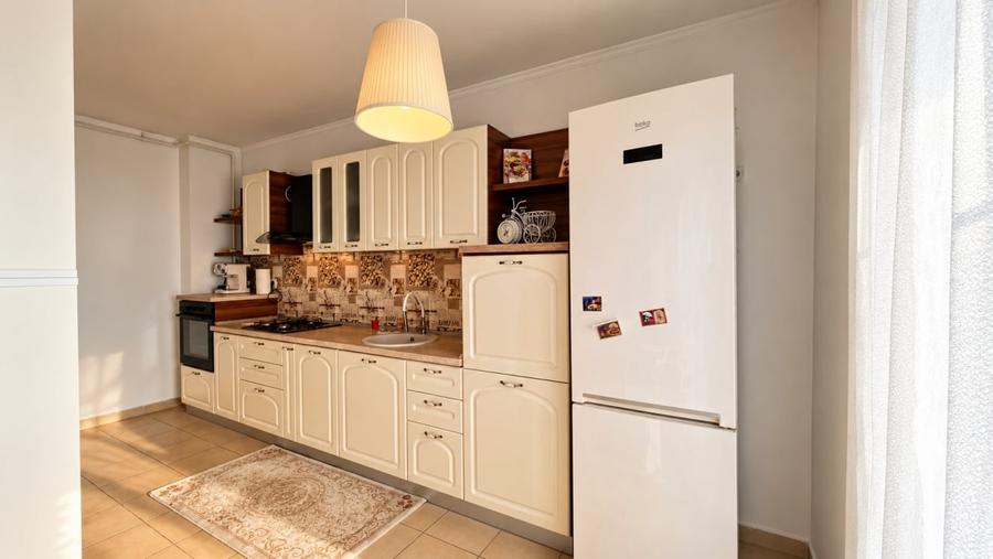 Apartament cu 2 camere semidecomandat în Băneasa