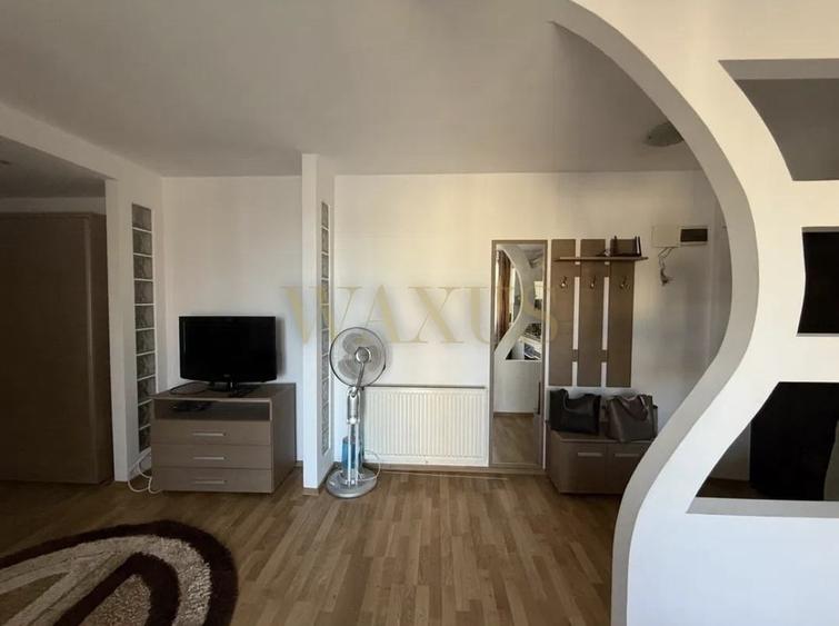 Apartament cu 2 camere decomandat, mobilat în Central