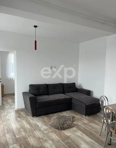 Apartament cu 2 camere semidecomandat, mobilat în Florești