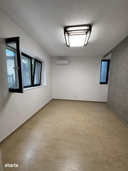 Casă cu 9 camere cu Teren 130 Mp în Centrul Civic