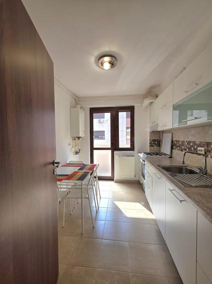 Apartament cu 2 camere decomandat în Titan
