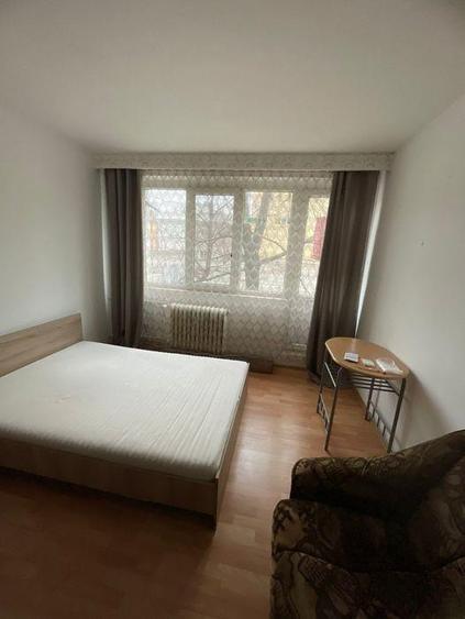 Garsonieră semidecomandată în Podu Roș