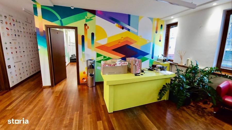 Apartament cu 4 camere semidecomandat în Dorobanți