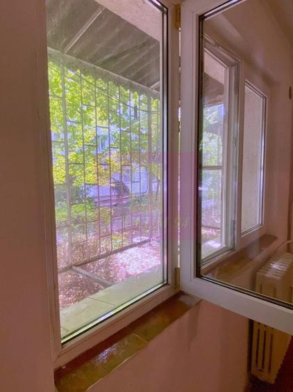 Apartament cu 2 camere semidecomandat în Apusului