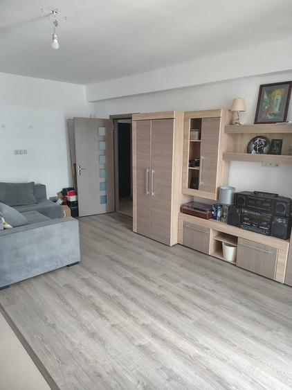 Apartament cu 2 camere semidecomandat în Bragadiru