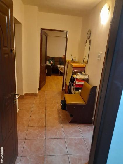 Apartament cu 3 camere decomandat în 1 Mai