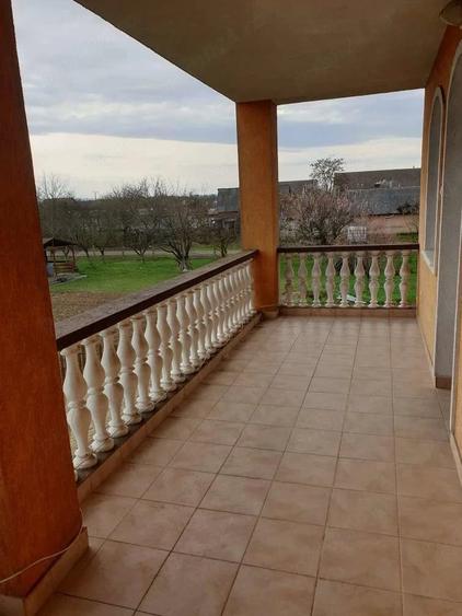Casă cu Teren 2800 Mp în Mărtinești