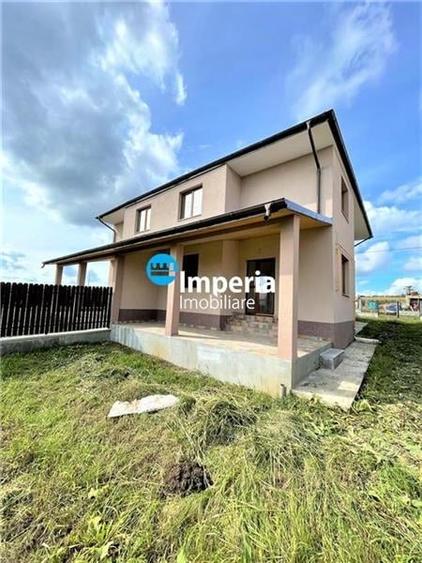 Duplex cu 5 camere cu Canalizare în Lunca Cetățuii