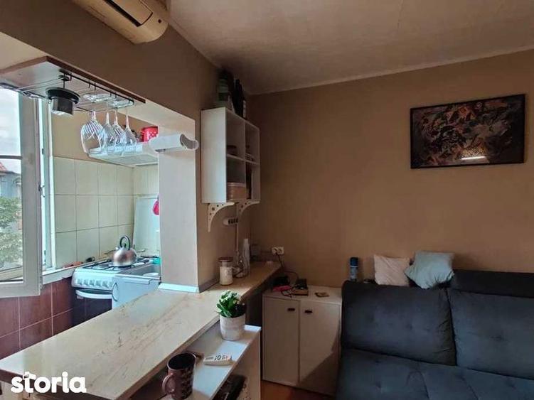 Apartament cu 3 camere, mobilat în Est