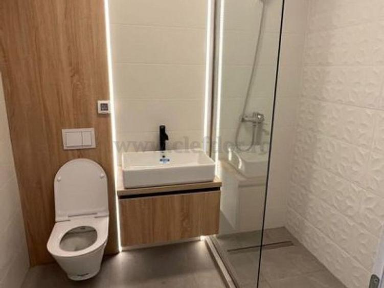 Casă cu 5 camere cu Canalizare în Pipera