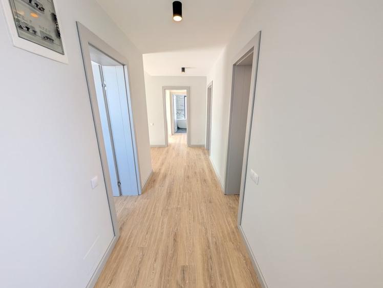 Casă individuală cu 6 camere cu Canalizare în Băneasa