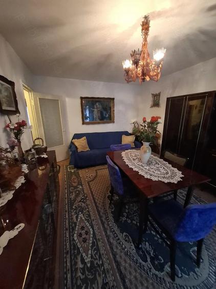 Apartament cu 3 camere decomandat în Govândari