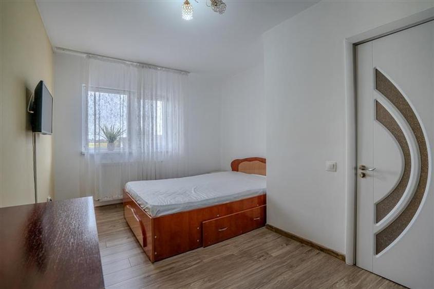 Duplex cu 4 camere cu Canalizare în Central