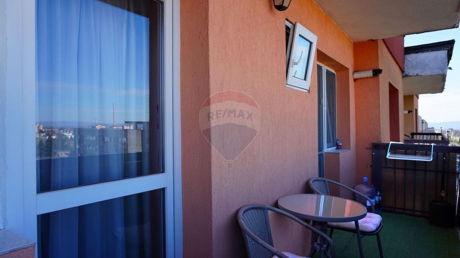Apartament cu 3 camere decomandat în Calea București