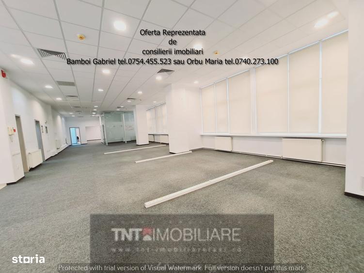 Spațiu comercial, de 429 mp, în Centru Civic
