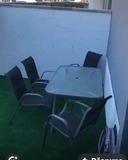 Apartament cu 3 camere semidecomandat în Aradului