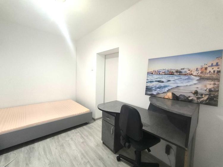 Apartament cu 3 camere semidecomandat în Central