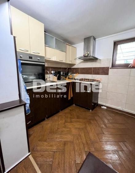 Casă individuală cu 5 camere cu Canalizare în Palas