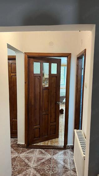 Apartament cu 4 camere decomandat în Victoria