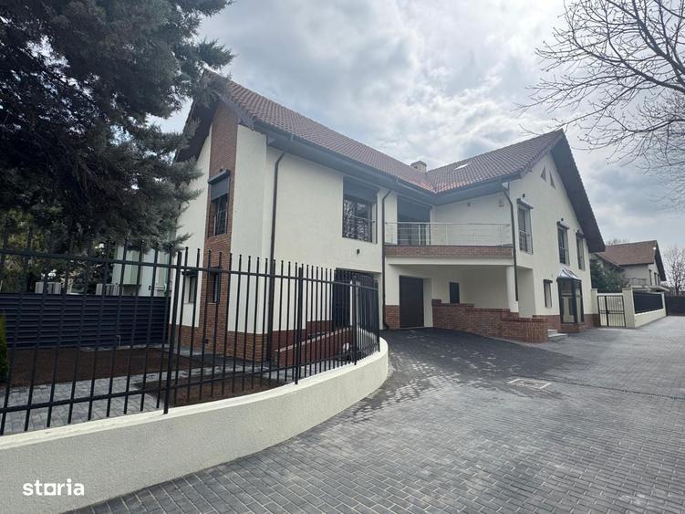 Casa cu 9 camere, piscina si garaj in suburbie - 1