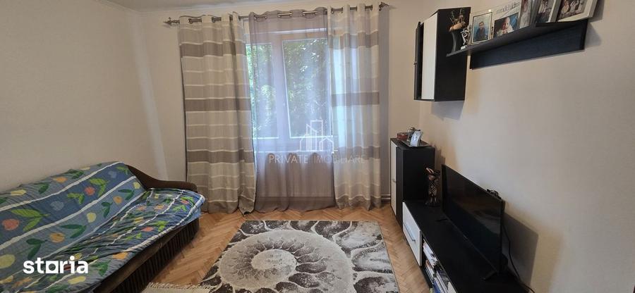 Apartament cu 3 camere decomandat în Tudor