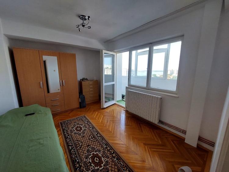 Apartament cu 2 camere decomandat în Faleză
