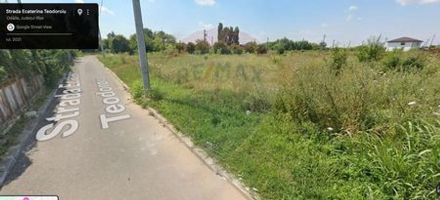 Teren Construcții intravilan de 3300 mp, în Odăi