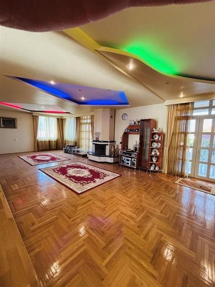 Casă cu 14 camere cu Canalizare în Sânmartin