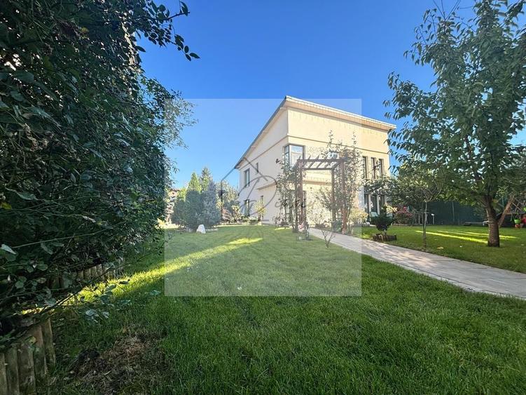 Casă individuală cu 5 camere cu Canalizare în Corbeanca