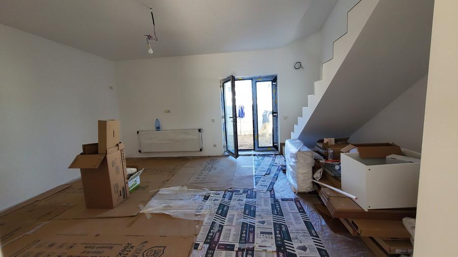 Duplex cu 4 camere cu Canalizare în Haliu