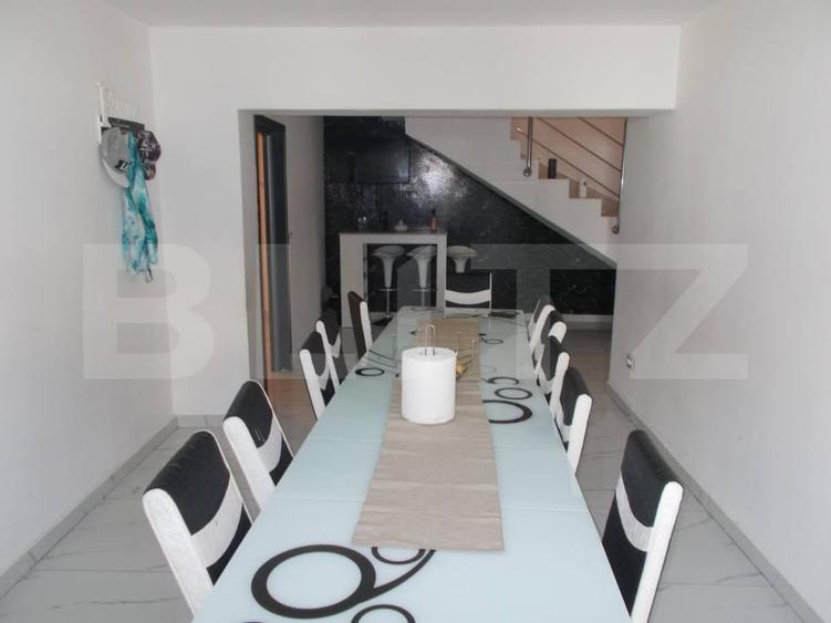 Duplex cu 6 camere cu Garaj în Parța
