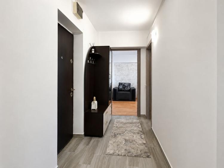 Apartament cu 2 camere decomandat, mobilat în Far