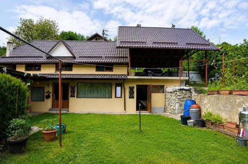 Casă cu 2 camere cu Teren 1421 Mp în Bistrița