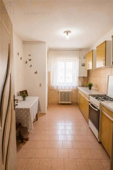 Apartament cu 3 camere în Independenței
