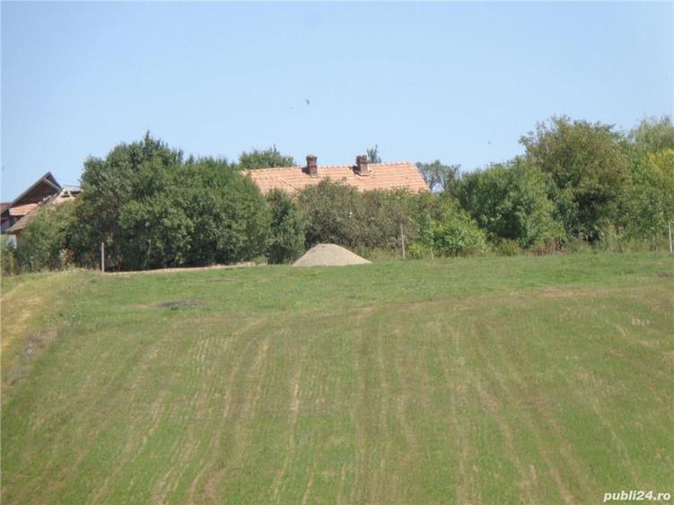 Teren de 5500 mp, în Stejeriș